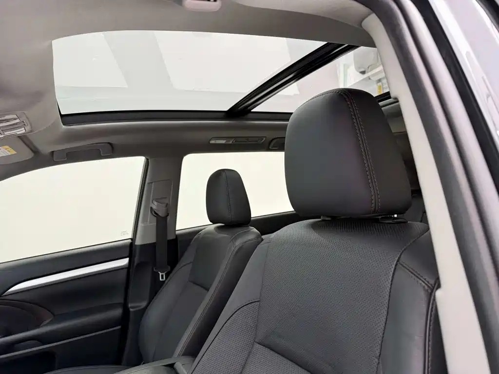 Toyota Highlander — миниатюра 23