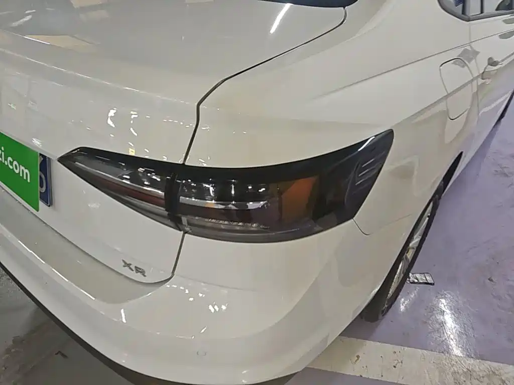 Volkswagen Lavida — миниатюра 8