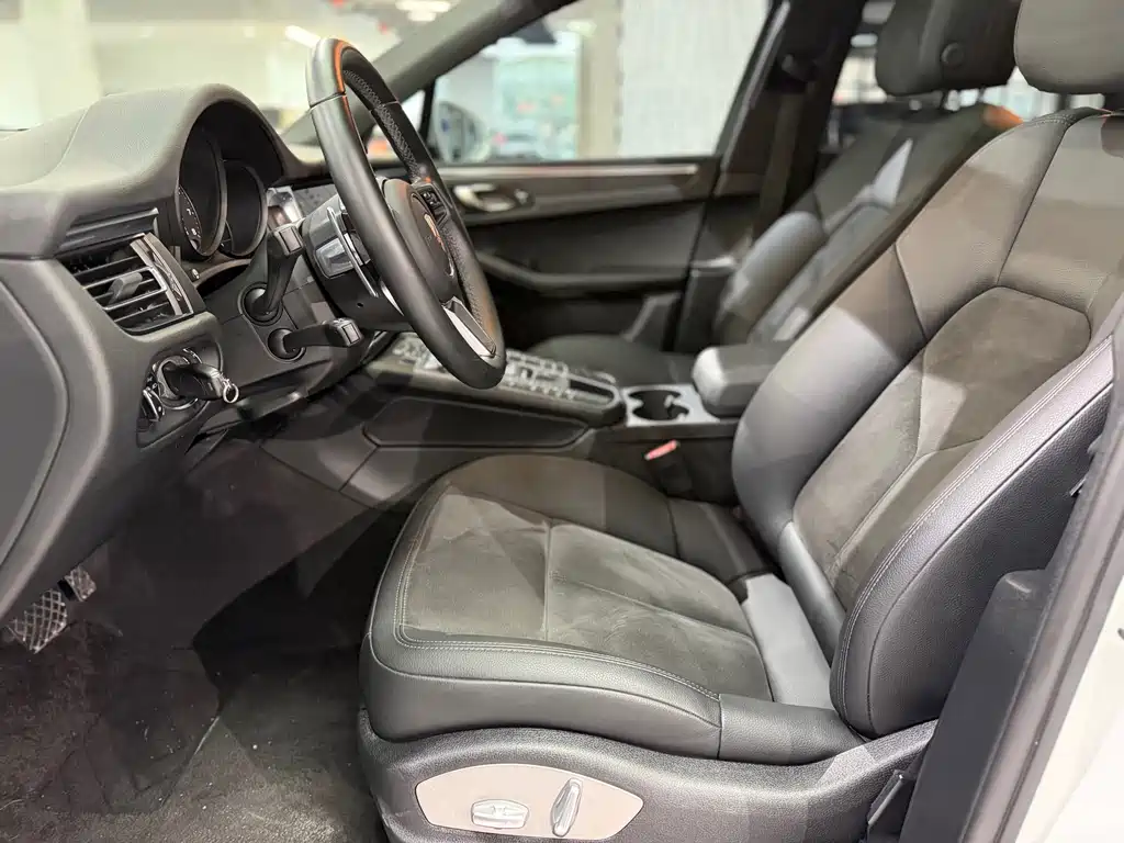 Porsche Macan — миниатюра 4