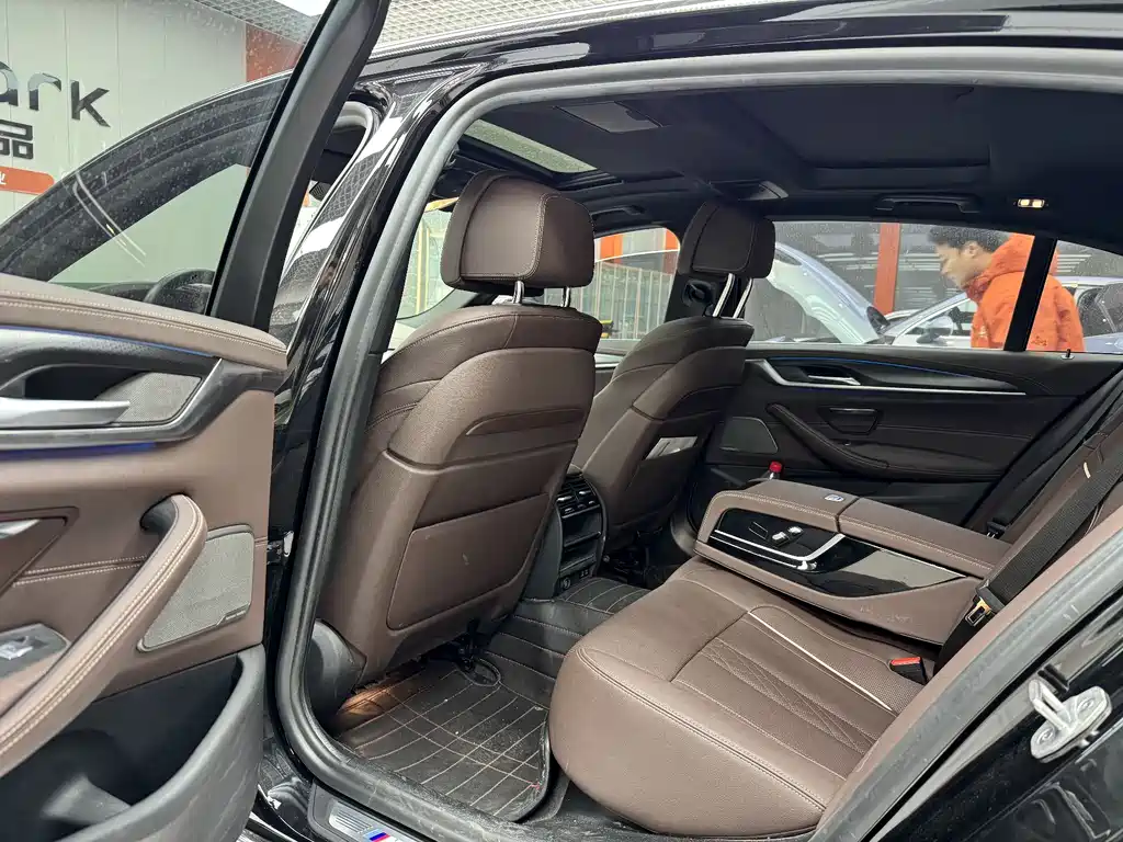 BMW 5 Series 5 2021 535Le M Sport
