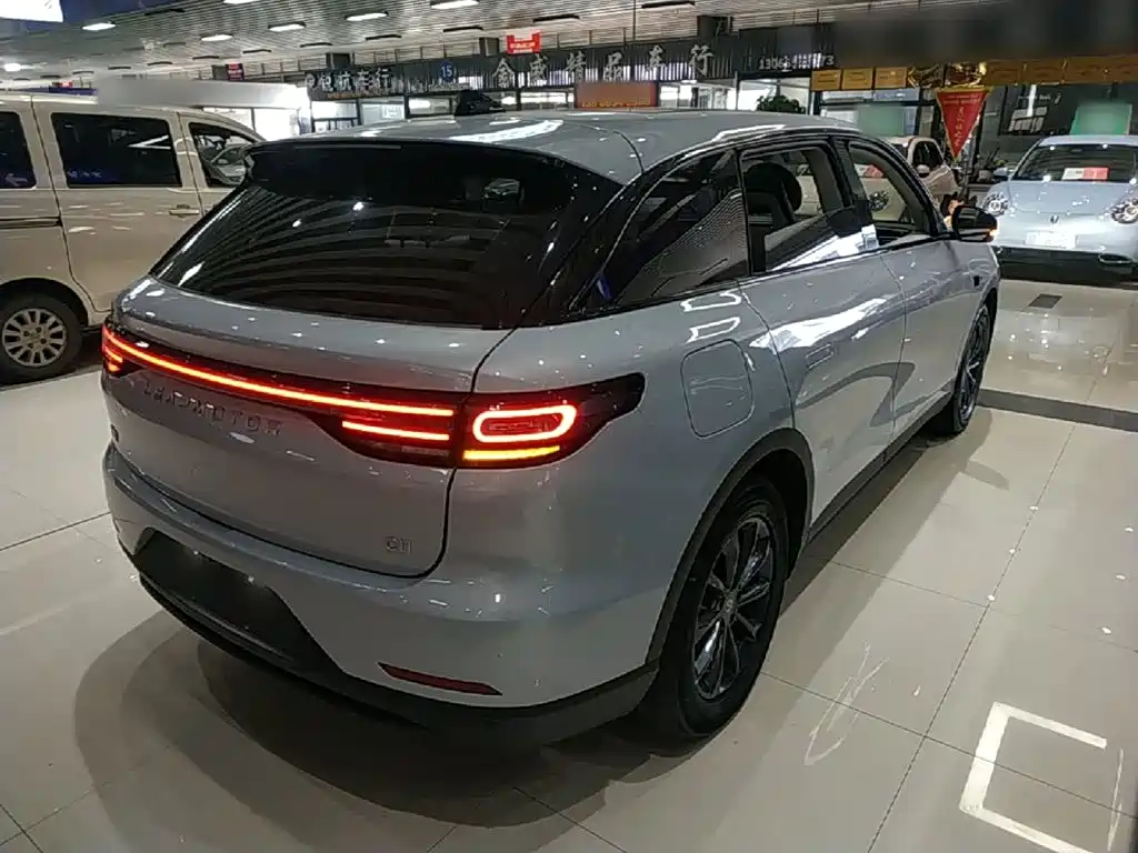 Leapmotor Leapmotor C11 — миниатюра 7