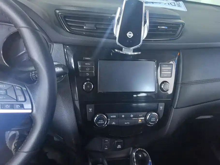 Nissan X-Trail — миниатюра 13
