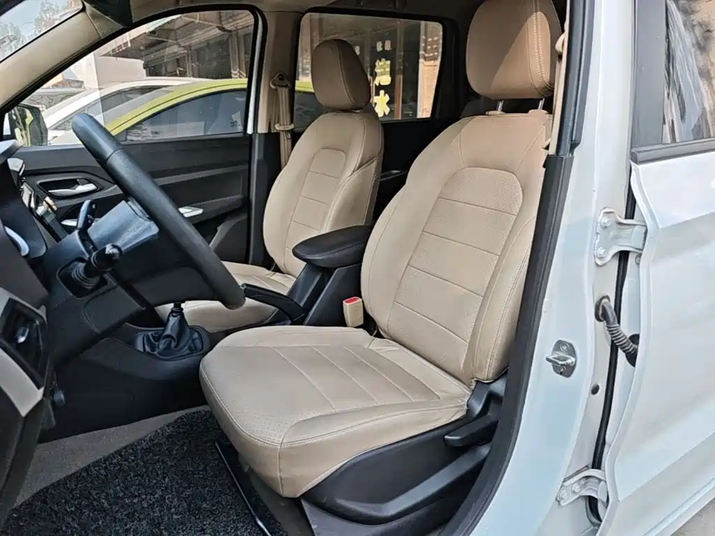 Wuling Hongguang — миниатюра 15