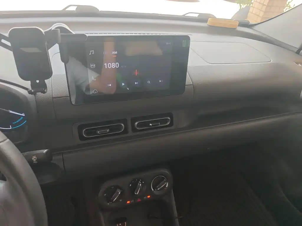 Wuling Hongguang EV — миниатюра 13