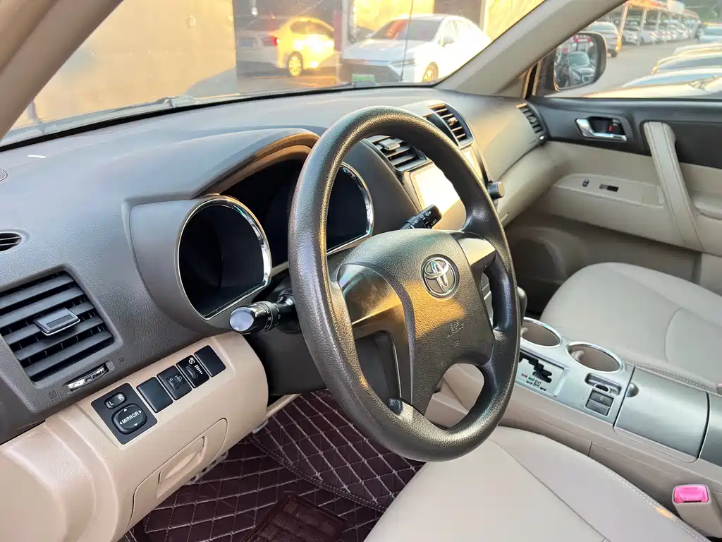 Toyota Highlander — миниатюра 8
