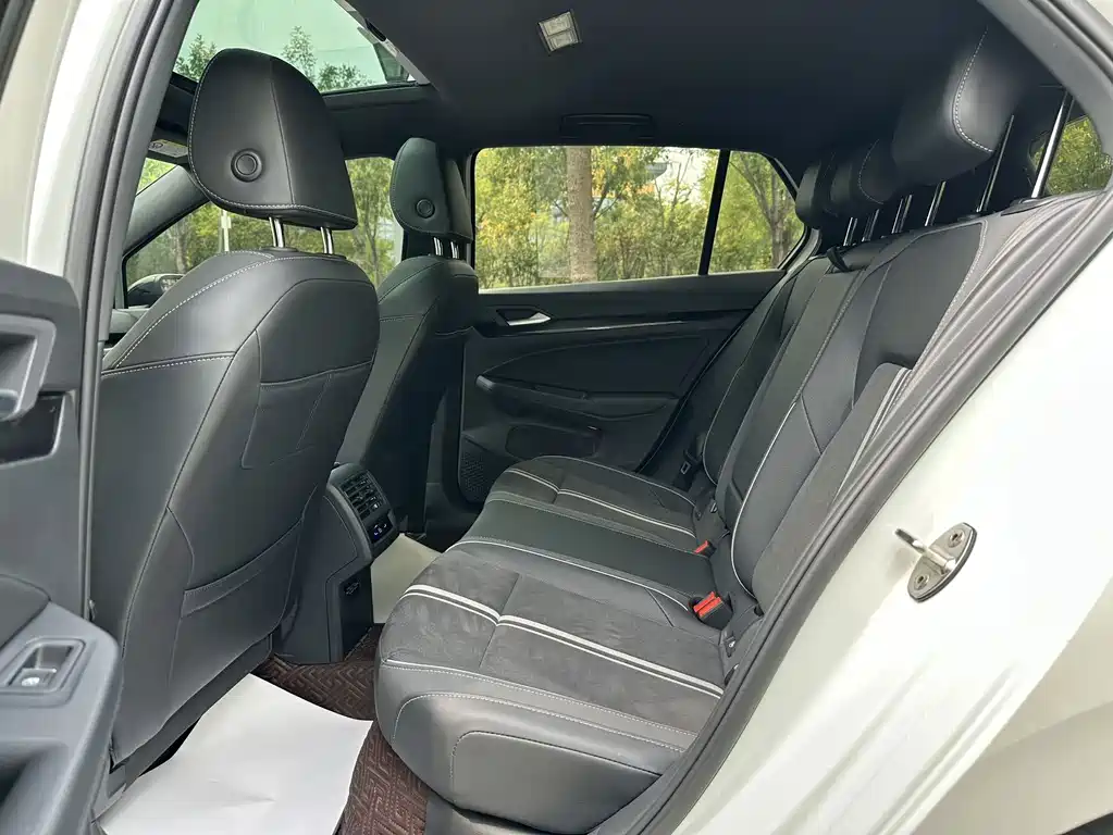 Volkswagen Golf — миниатюра 13