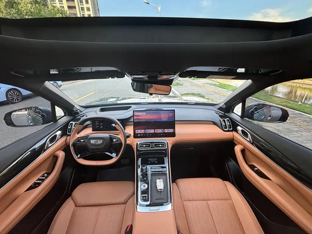 Geely Boyue L — миниатюра 11