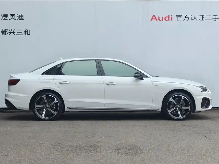 Audi A4L 2024 40 TFSI Luxury