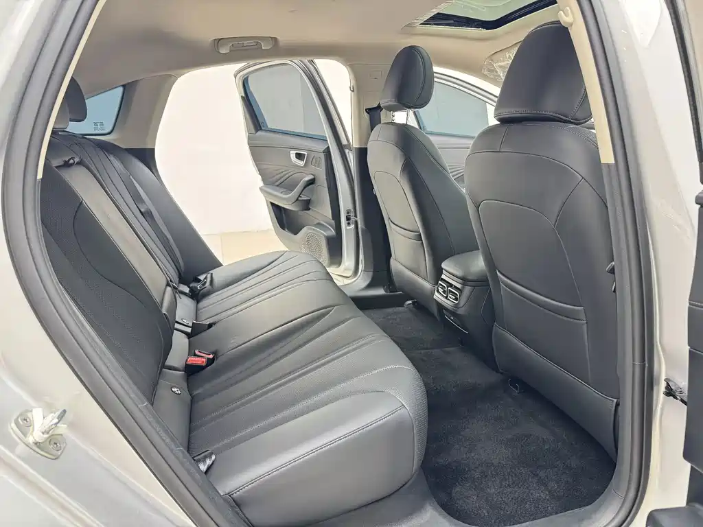 Roewe D7 — миниатюра 8
