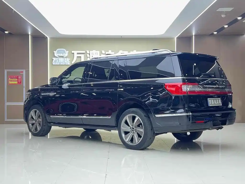 Lincoln Navigator — миниатюра 9