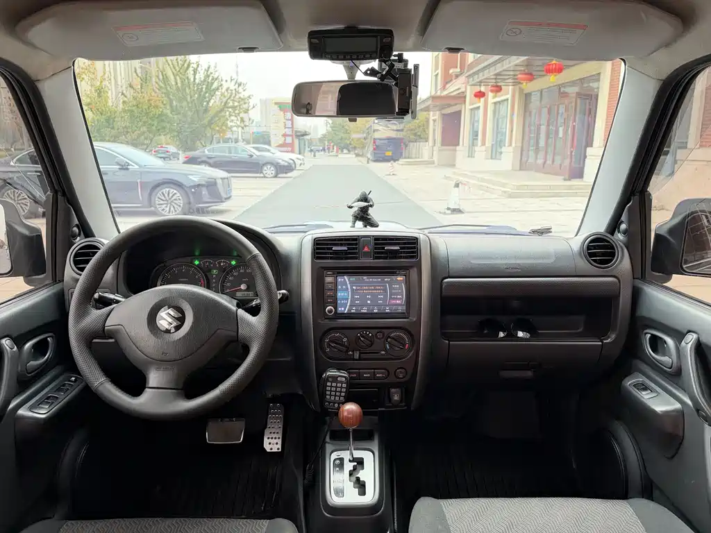 Suzuki Jimny — миниатюра 13