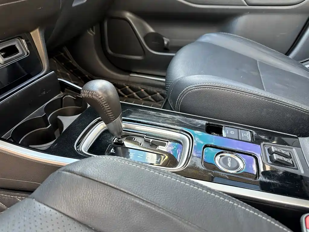 Mitsubishi Outlander — миниатюра 12