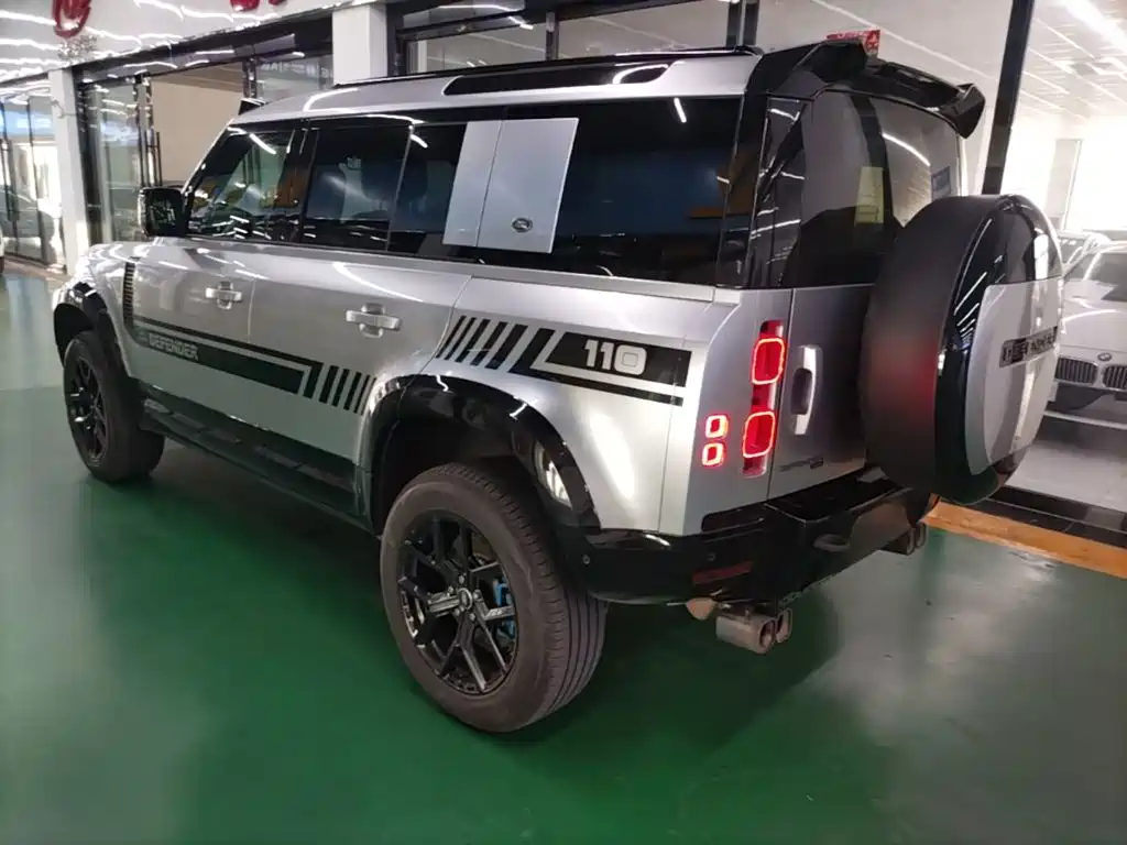 Land Rover Defender — миниатюра 5