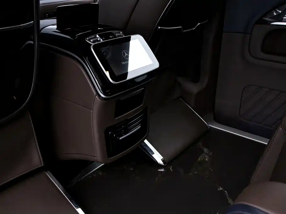 Mercedes-Benz V-Class (Import) — миниатюра 18