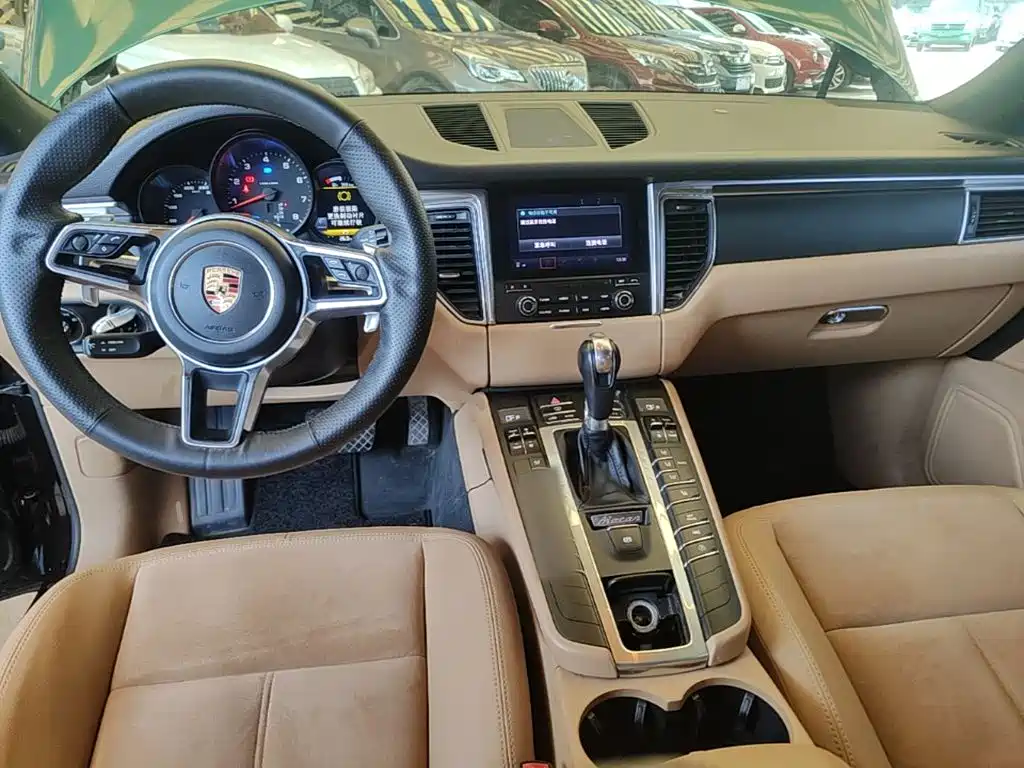 Porsche Macan — миниатюра 10