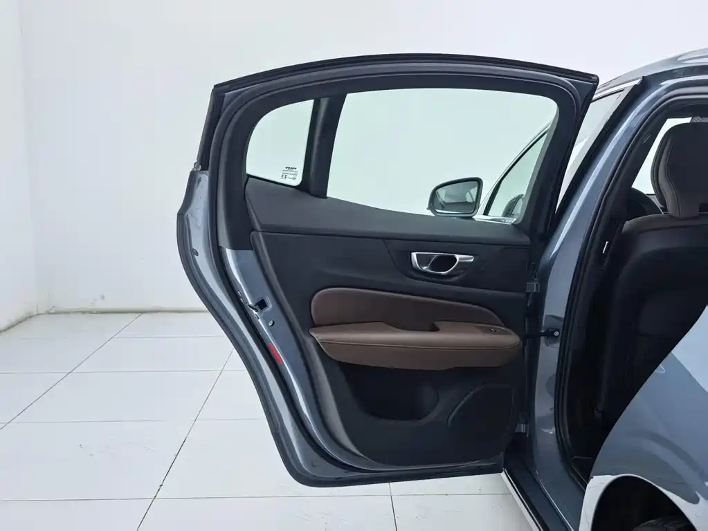 Volvo S60 — миниатюра 21