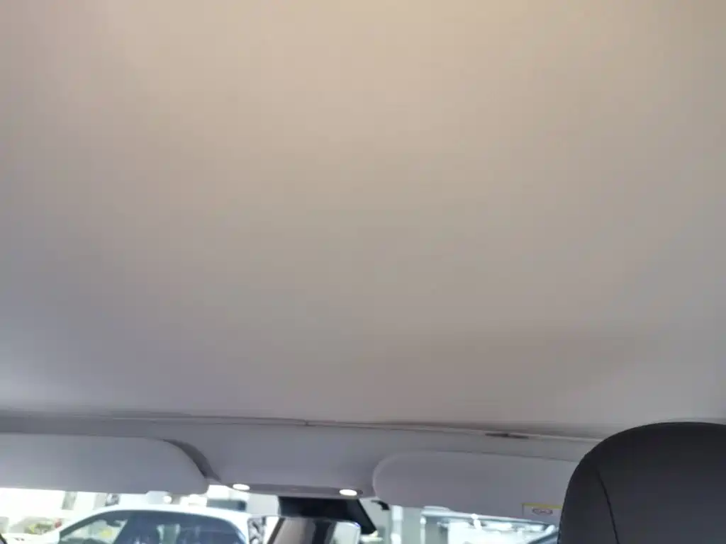 Tesla Model 3 — миниатюра 18