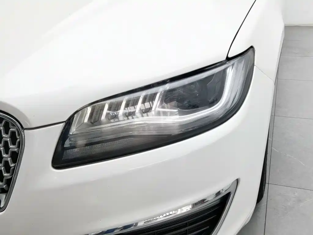 Lincoln MKZ — миниатюра 7