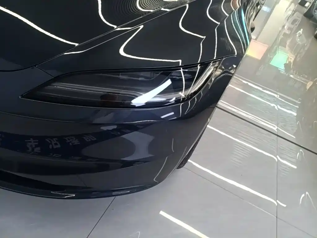 Tesla Model 3 — миниатюра 24