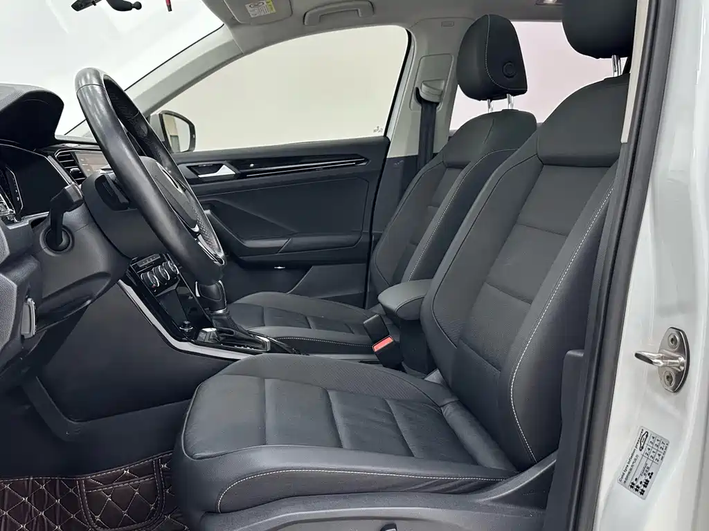 Volkswagen T-Roc — миниатюра 7