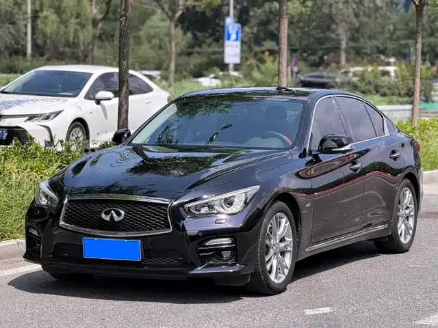 Infiniti Q50L