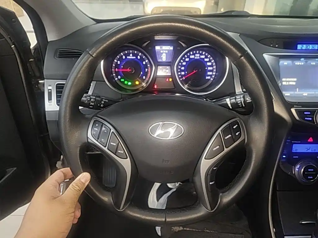Hyundai Elantra Langdong — миниатюра 11