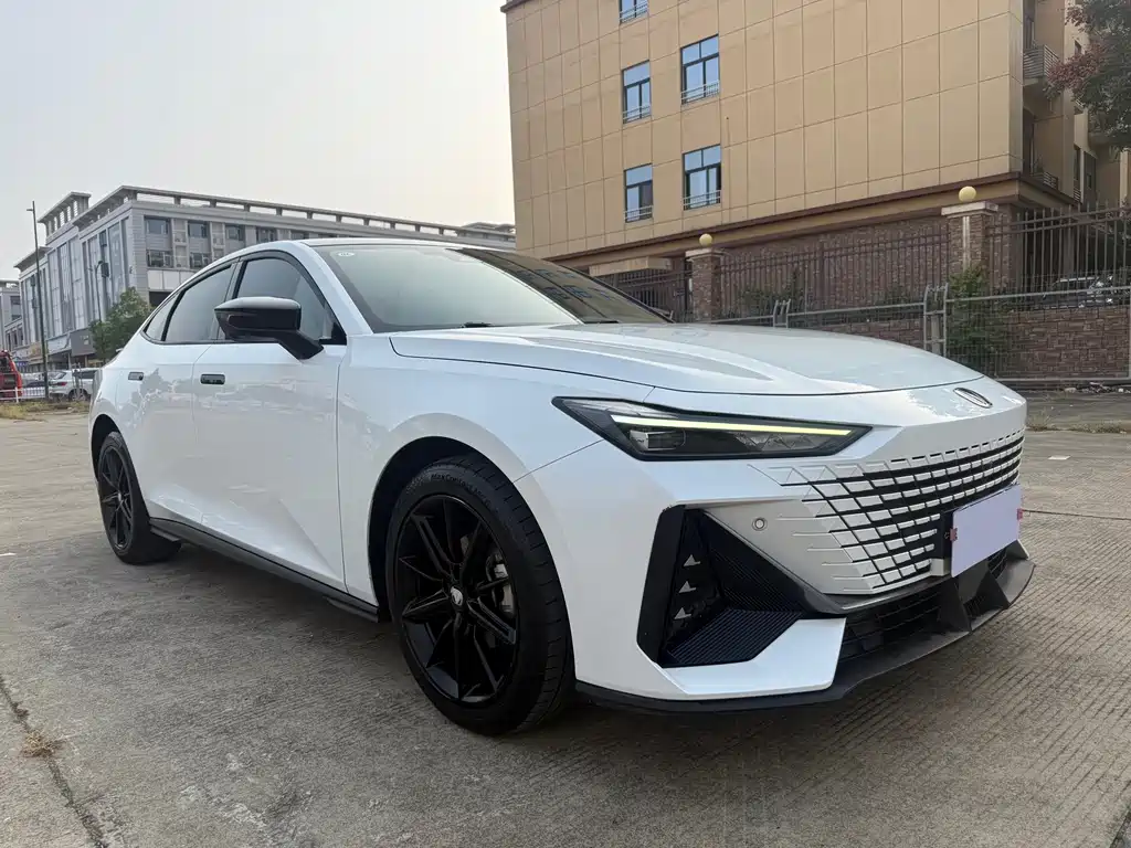Changan UNI-V — миниатюра 3