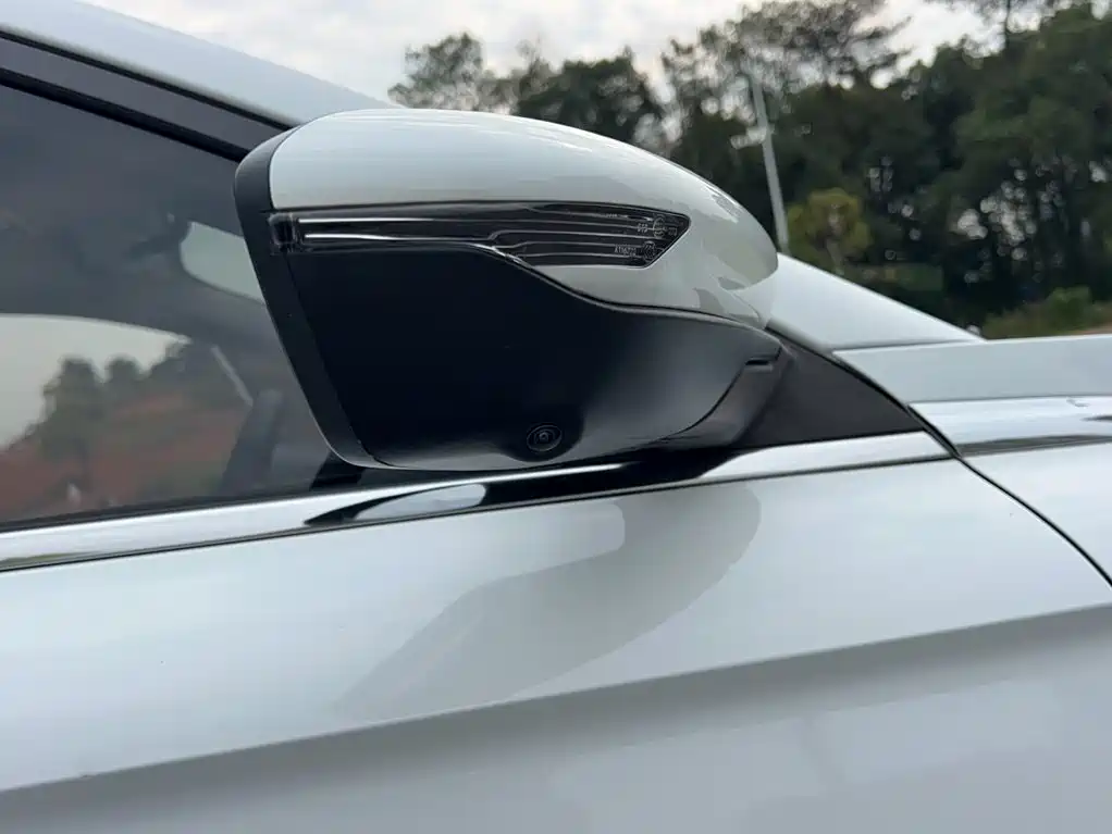 Geely Emgrand — миниатюра 17