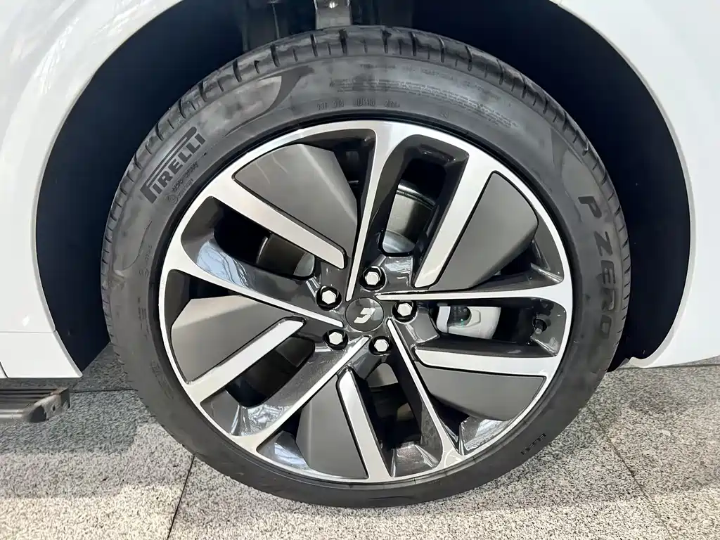 Li Auto Li L6 — миниатюра 22
