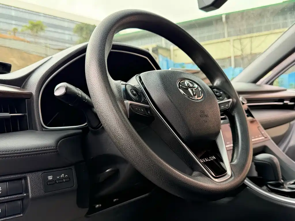 Toyota Avalon — миниатюра 6