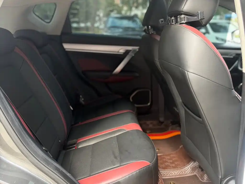 Geely Binyue — миниатюра 12