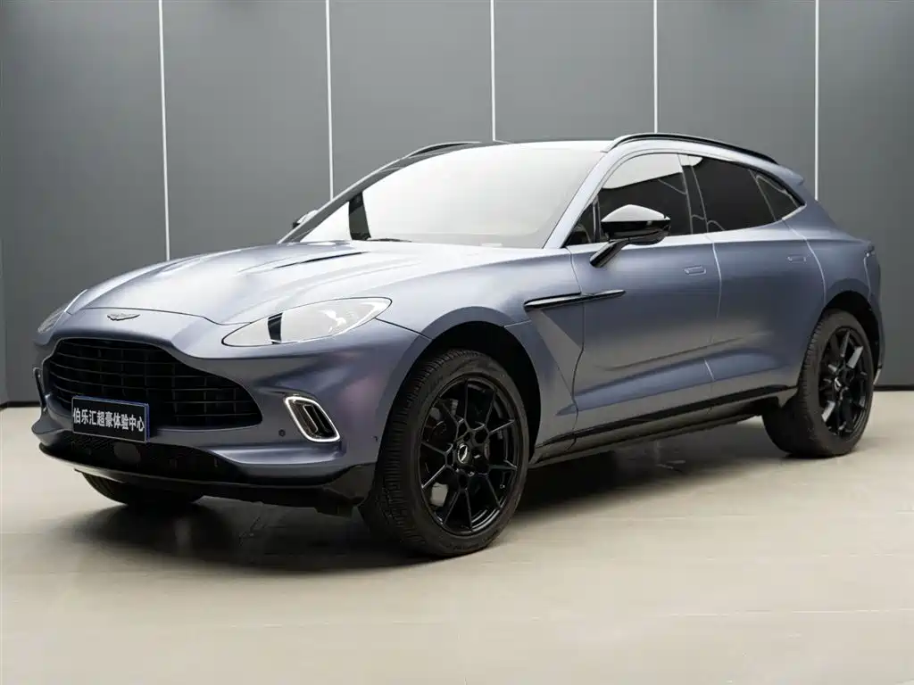 Купить Aston Martin DBX
