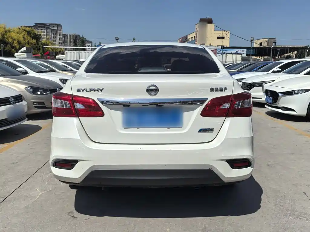 Nissan Sylphy — миниатюра 6