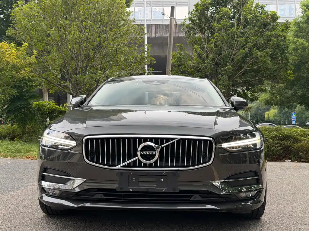 Volvo S90 — миниатюра 2