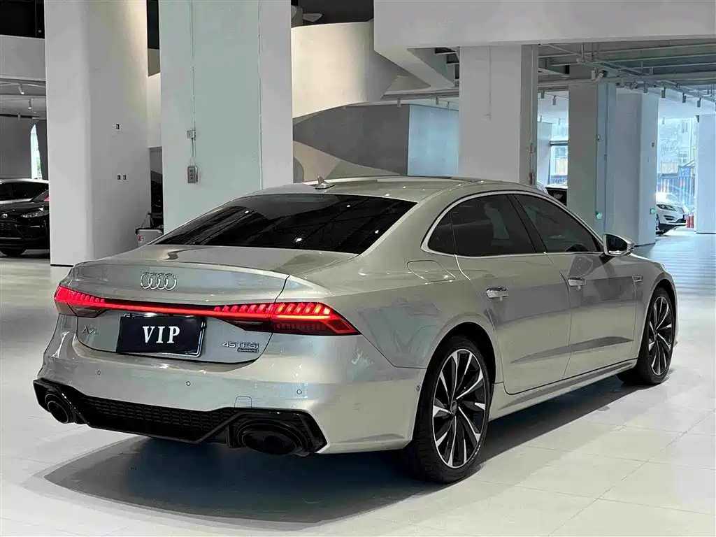 Audi A7L — миниатюра 7