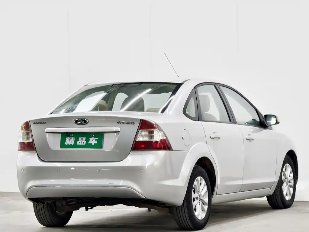 Ford Focus 2013 1.8L MT