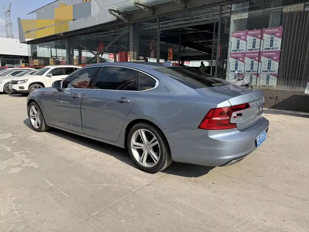 Volvo S90 — миниатюра 8