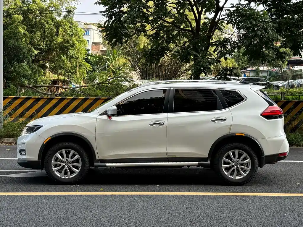 Nissan X-Trail — миниатюра 4
