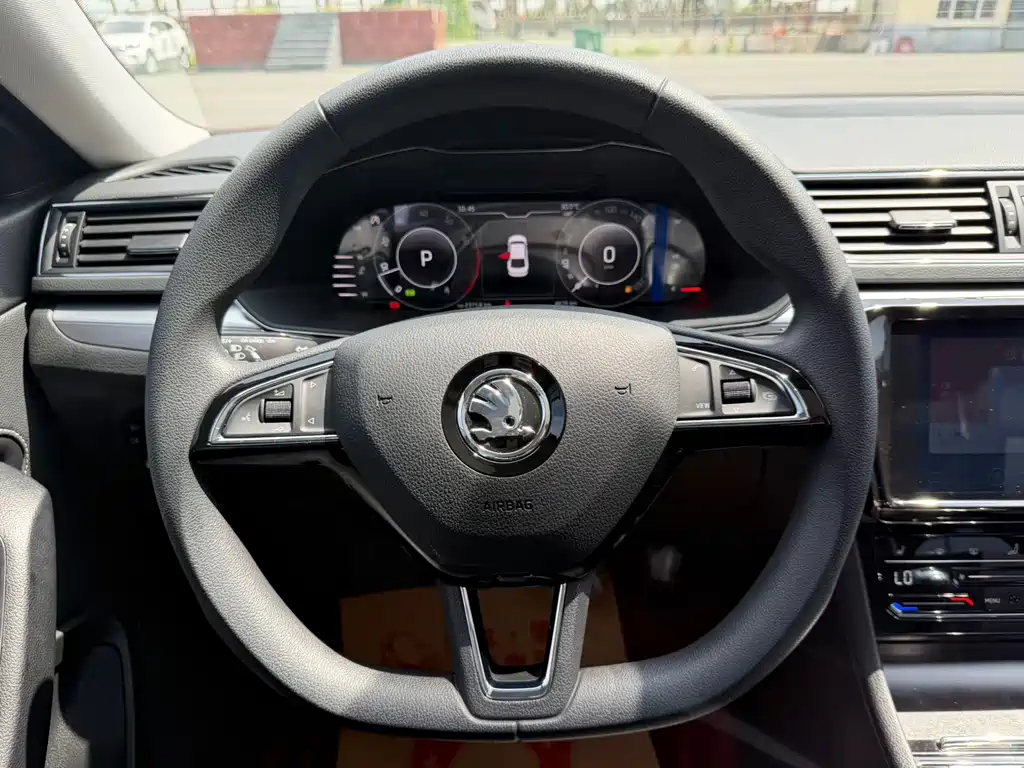 Skoda Superb — миниатюра 14