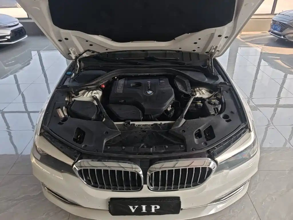 BMW 5 Series — миниатюра 20