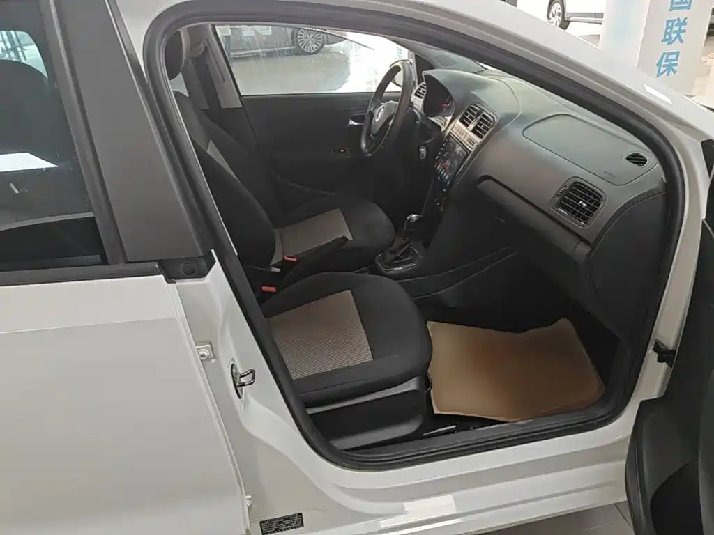 Volkswagen Polo — миниатюра 25