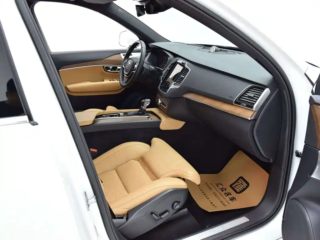 Volvo XC90 — миниатюра 9