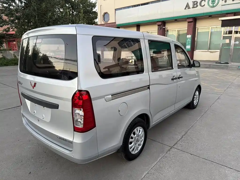 Wuling Rongguang V — миниатюра 4