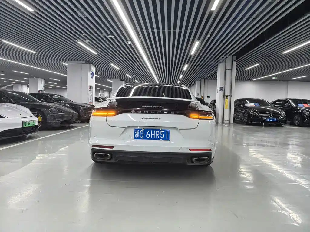 Porsche Panamera — миниатюра 18