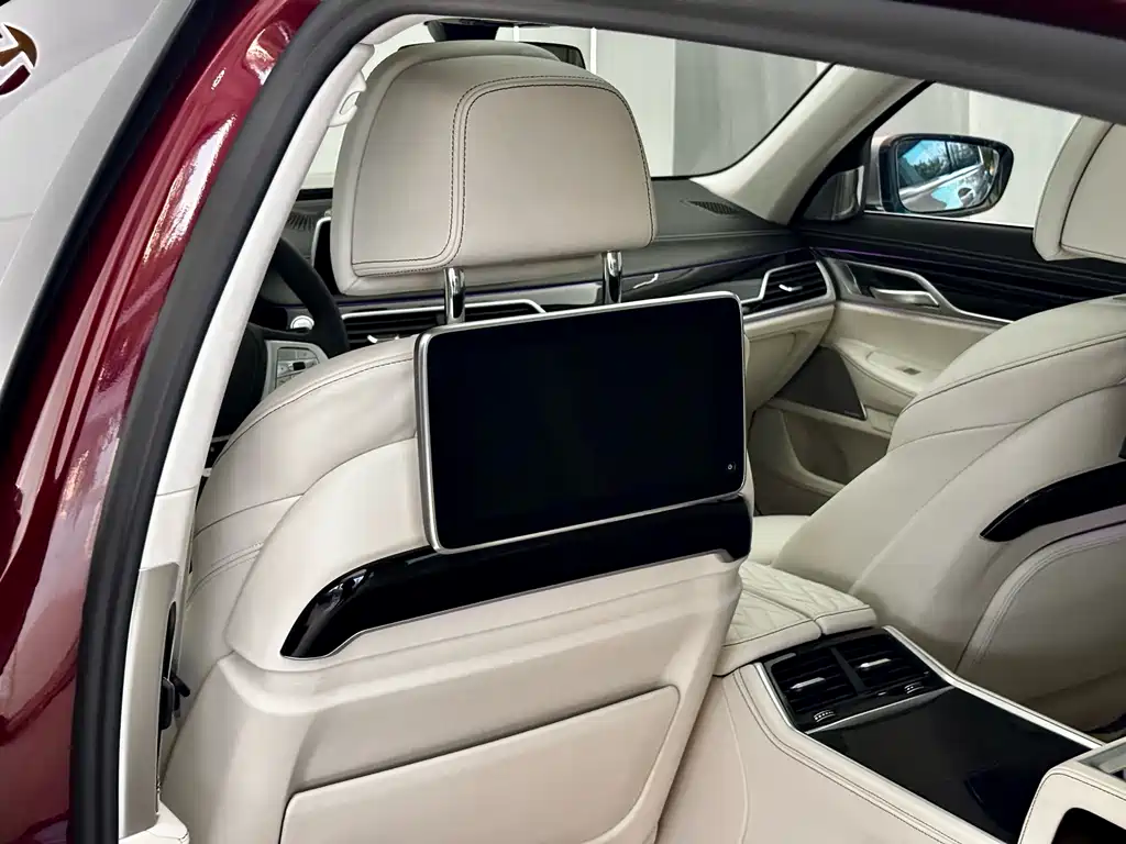 BMW 7 Series — миниатюра 15