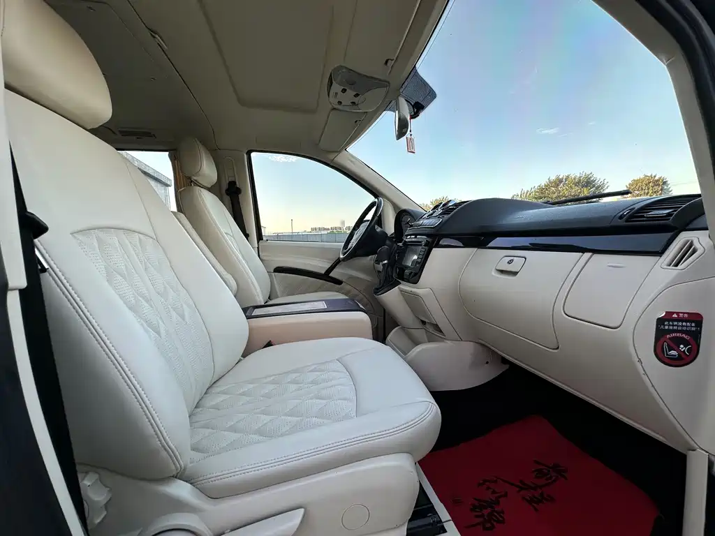 Mercedes-Benz Vito — миниатюра 6
