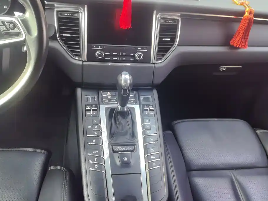 Porsche Macan — миниатюра 16