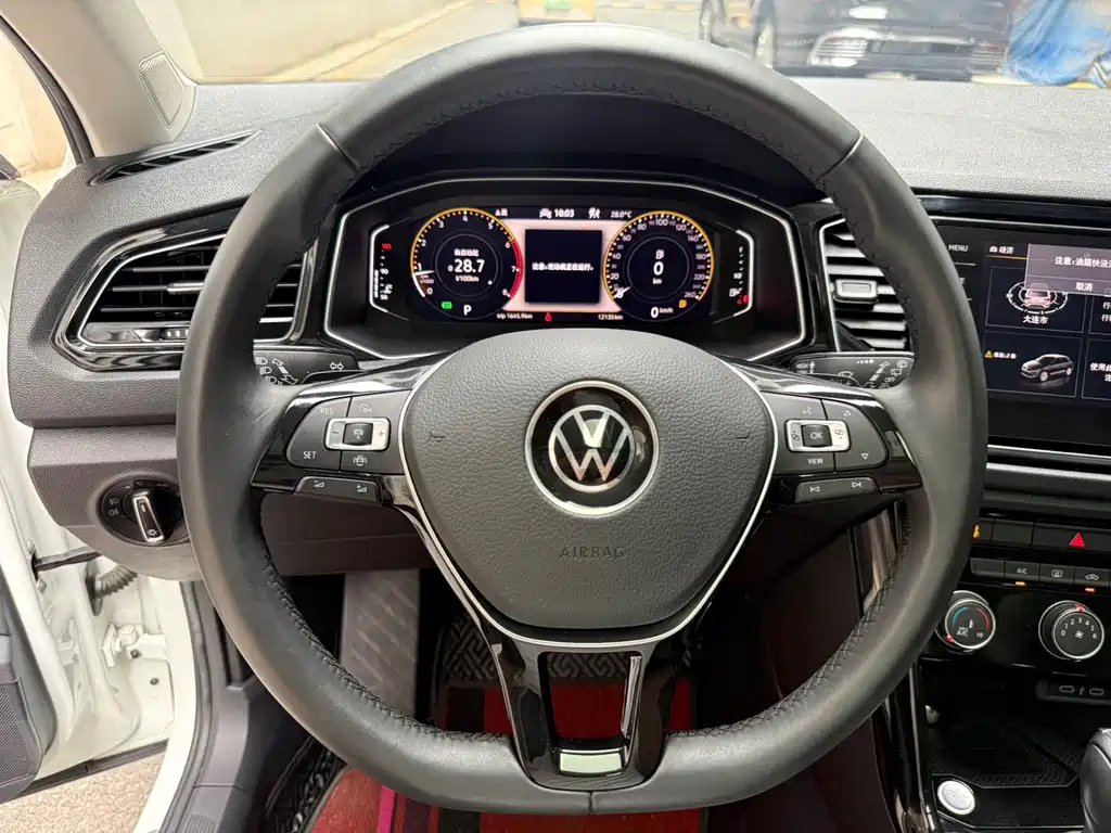 Volkswagen T-Roc — миниатюра 11