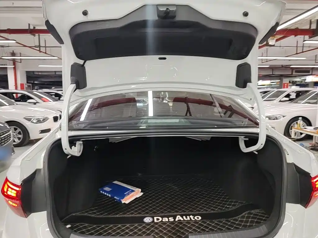 Volkswagen Sagitar — миниатюра 19