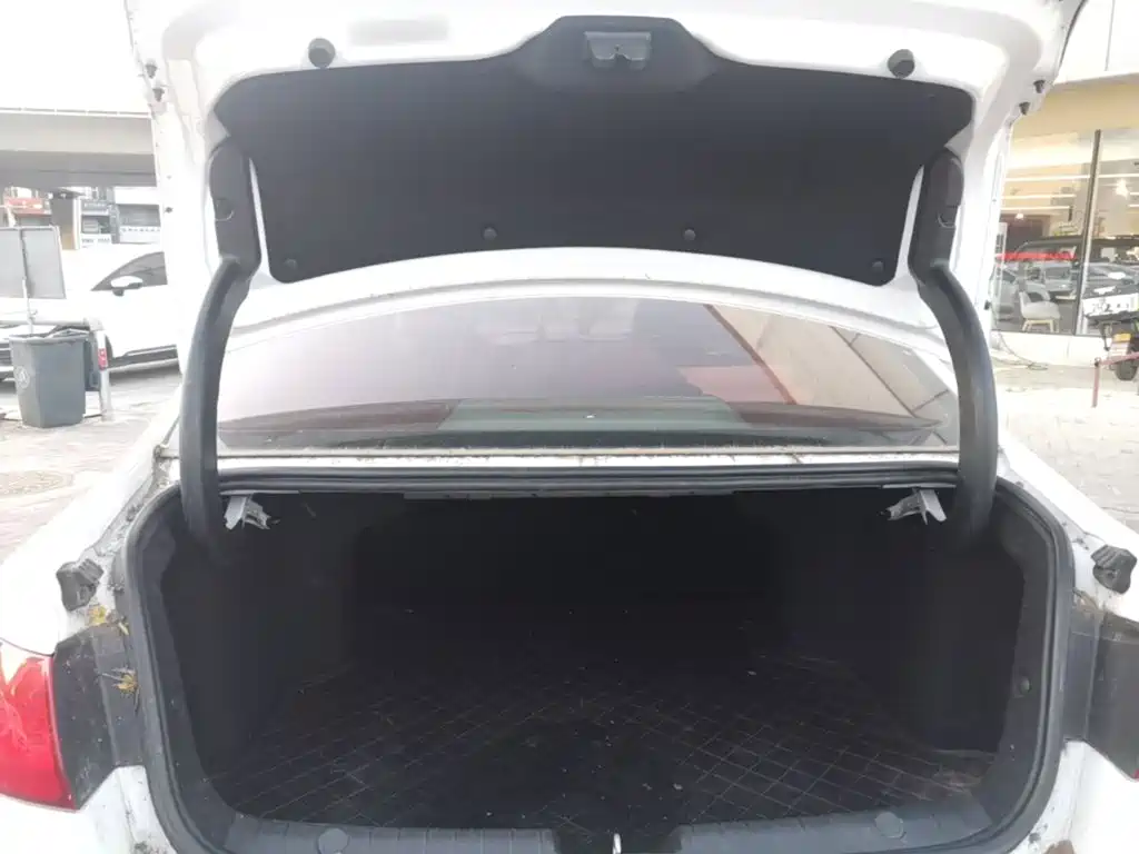 Geely Emgrand GL — миниатюра 10